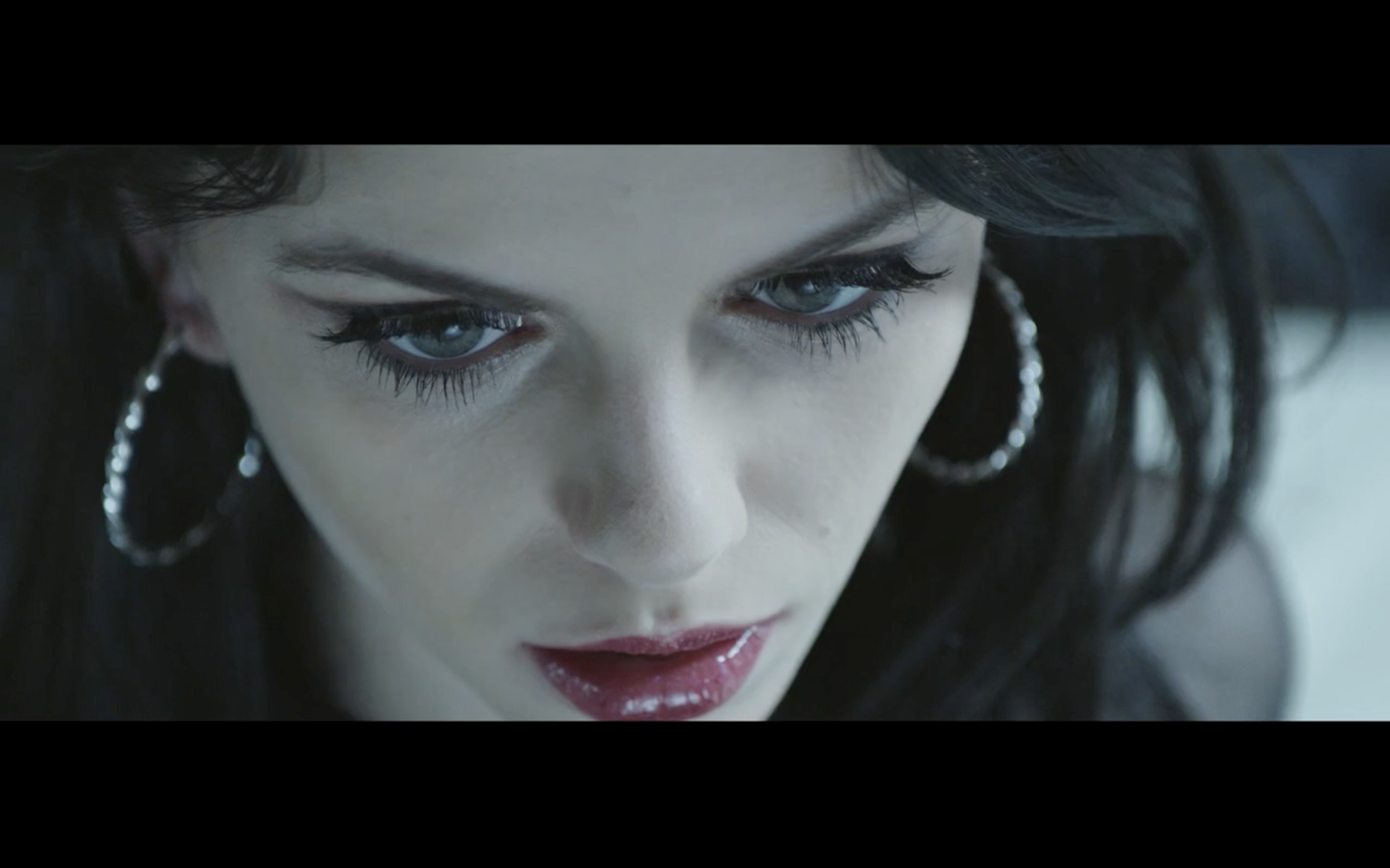 EKAT BOVK – On My Moon