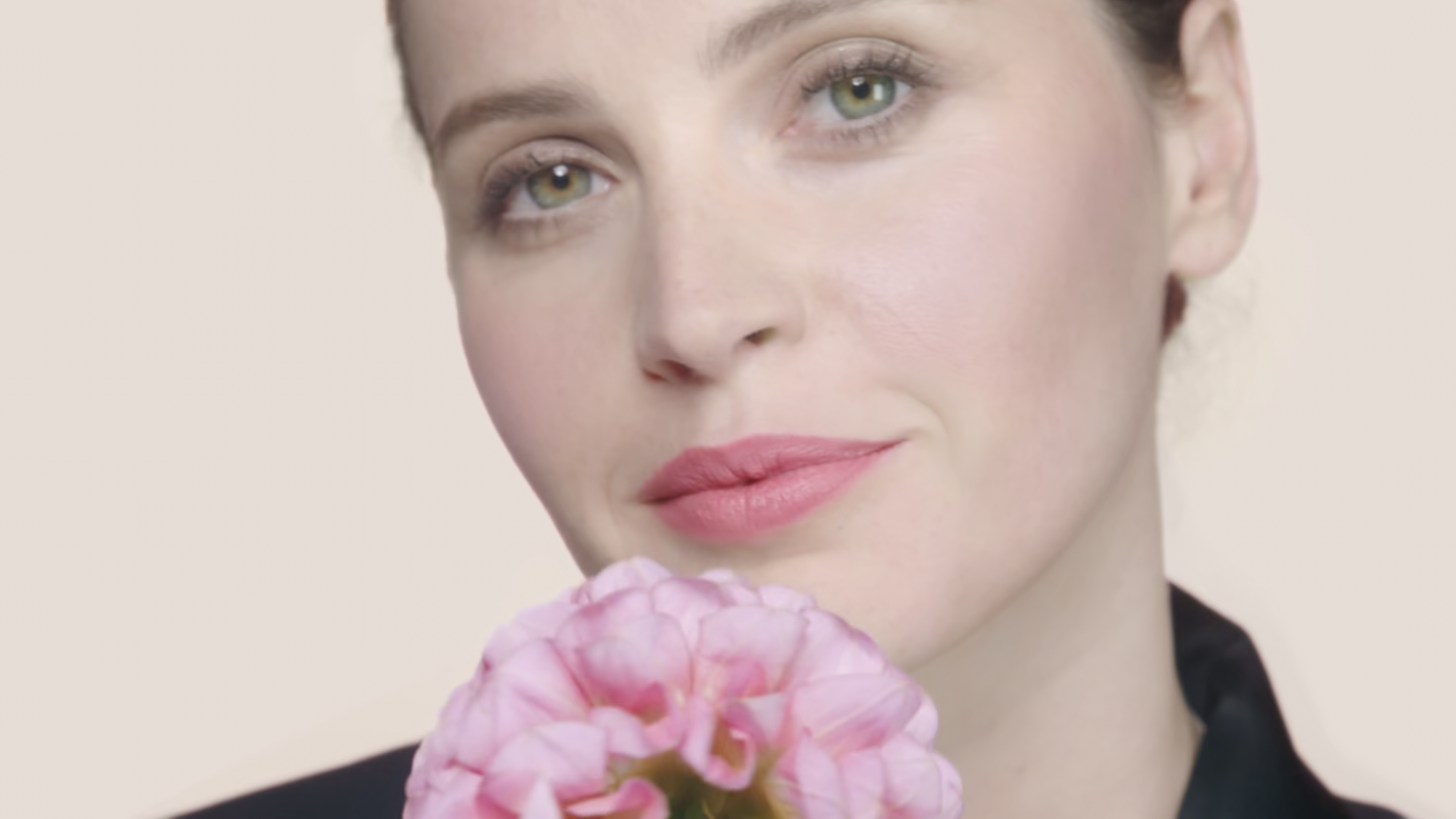 CLE DE PEAU BEAUTE – 8 Shades