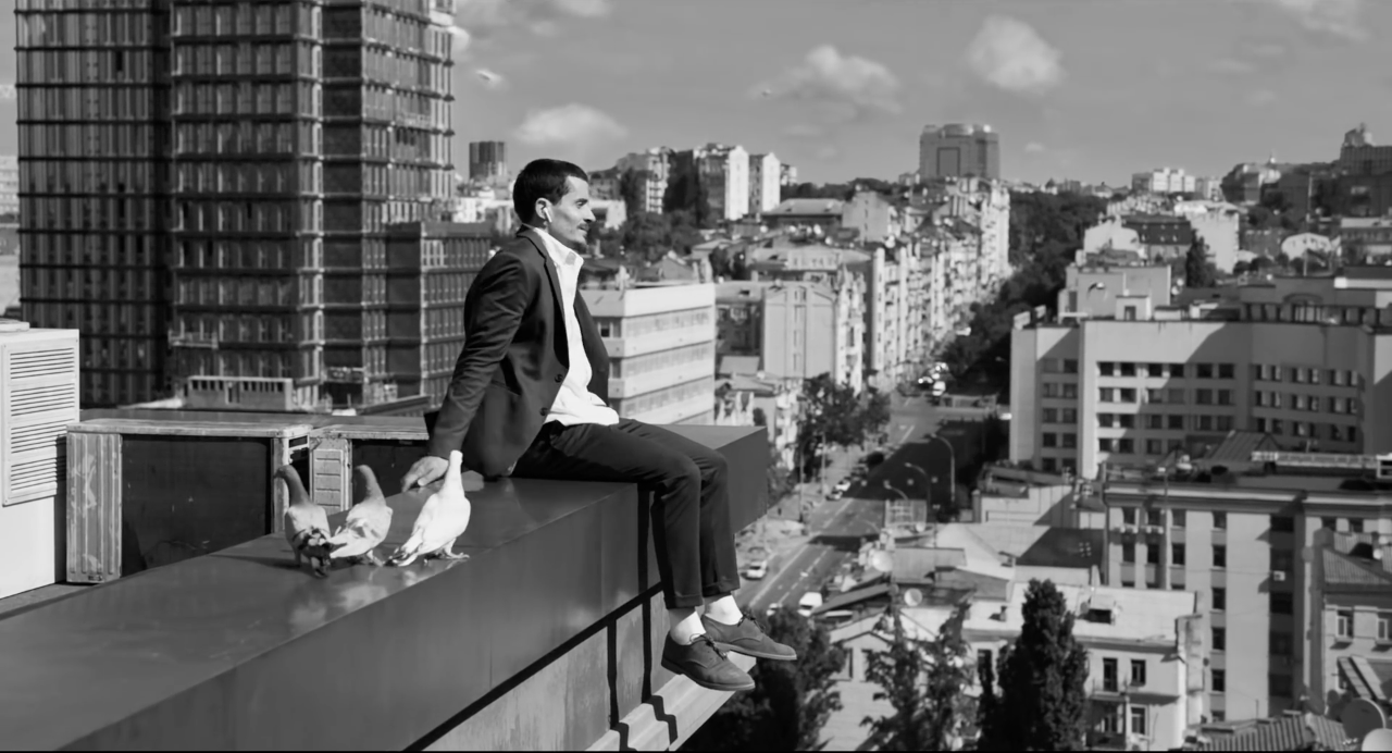 APPLE – Bounce