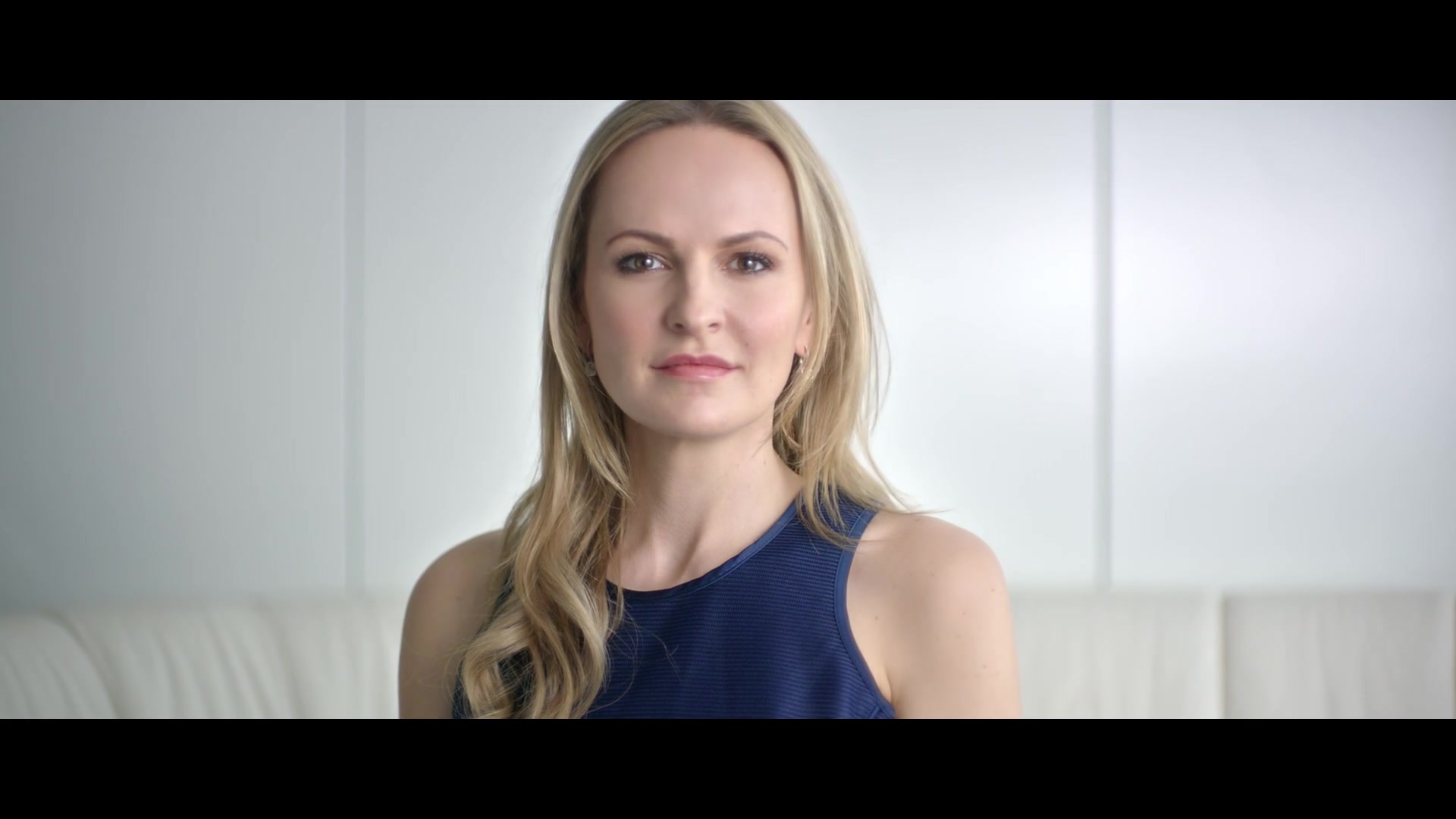 ESTEE LAUDER – Re-Nutriv – Olivia Waga