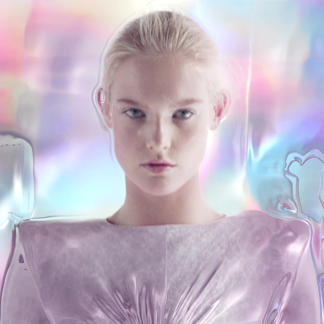 VERSACE – V-Flare – Instagram