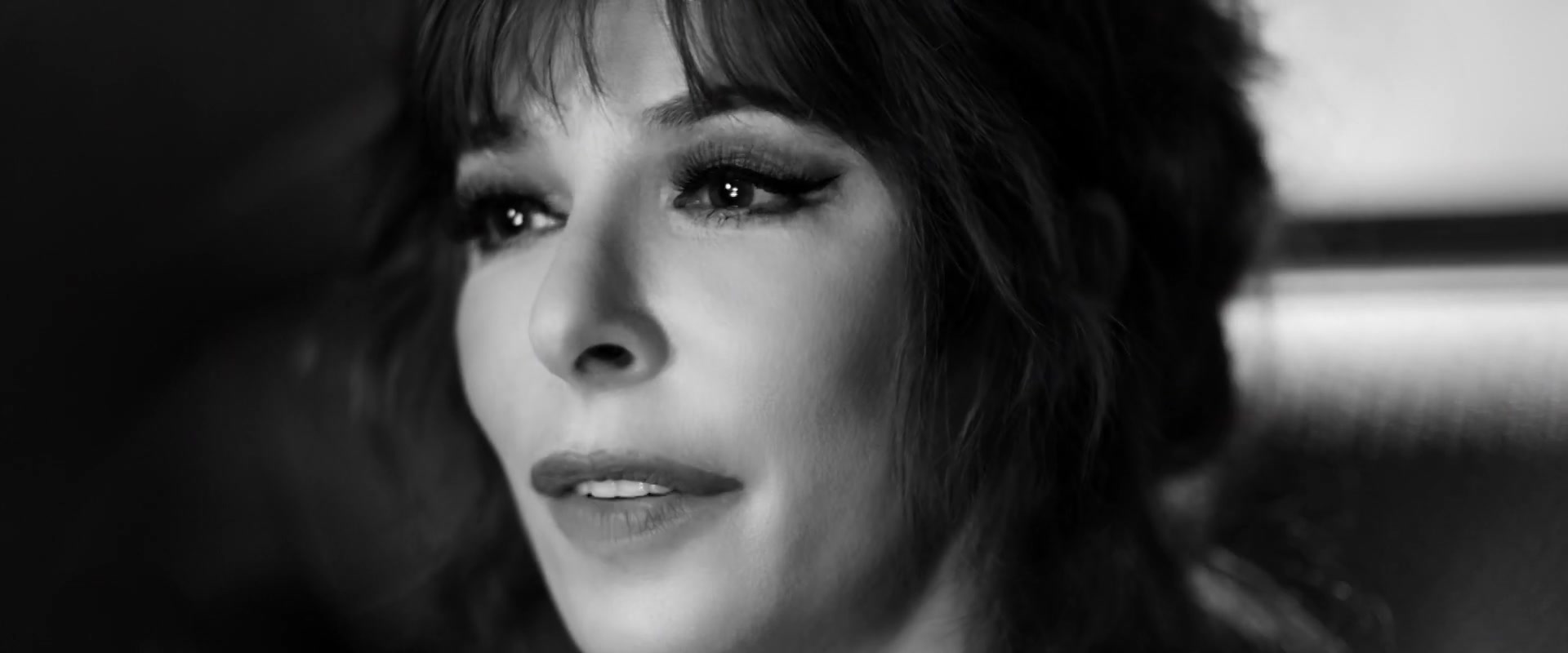 MYLENE FARMER – Des Larmes
