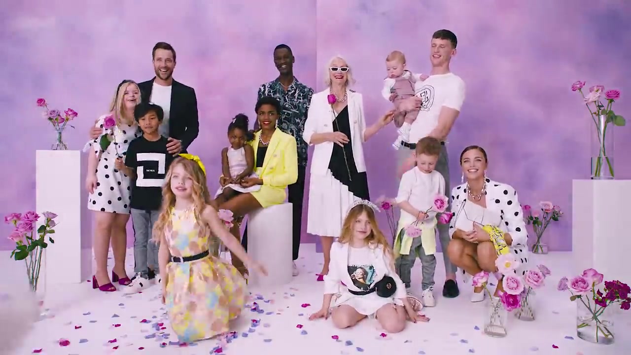 RIVER ISLAND – This is Family